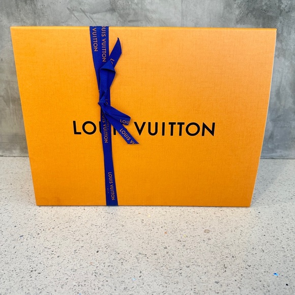 Authentic LV Rivoli sneaker size 43 EURO / 10 US - Picture 6 of 8